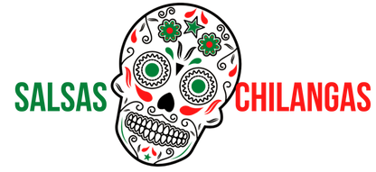 Logo de Salsas Chilangas con diseño de calavera mexicana, resaltando colores patrios: verde, blanco y rojo.