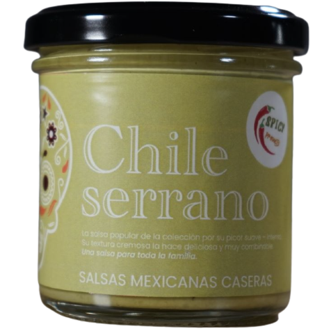 Envase de salsa de chile serrano con diseño vibrante y etiquetado.